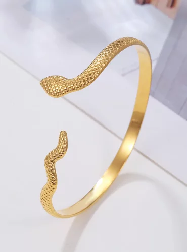 Bracelet fin et élégant plaqué or