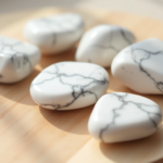Howlite : la pierre blanche aux vertus apaisantes 5 wholite — image à la une